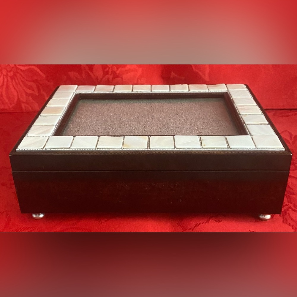 Vtg Sankyo Cottage Garden Music Box Post Your Photo/Picture Mother Of Pearl